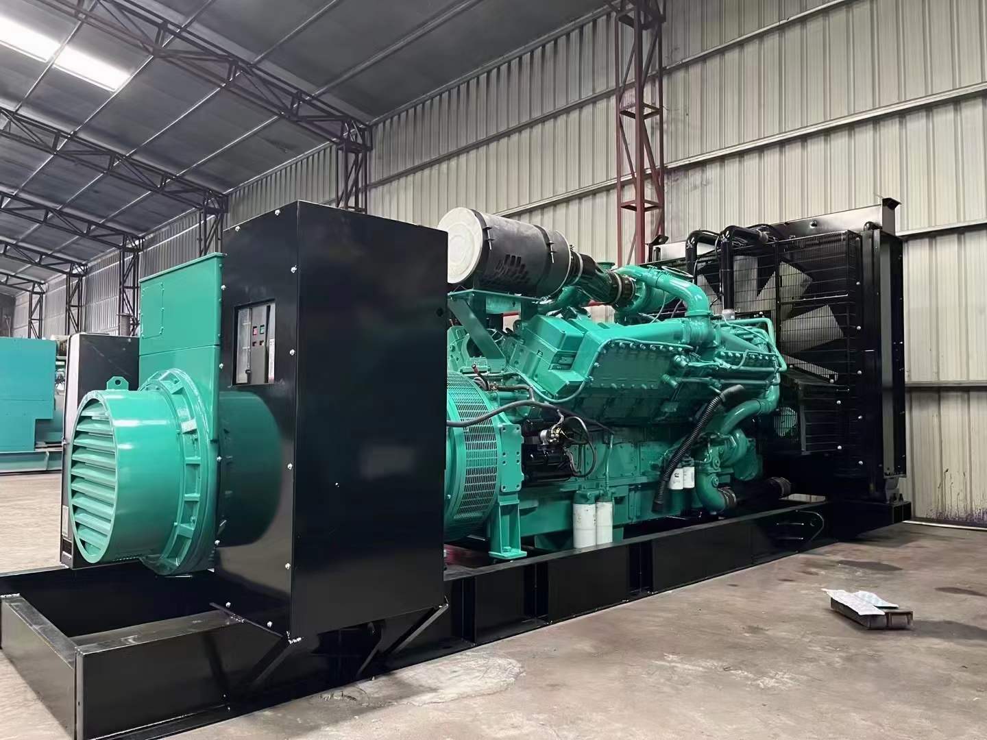 扎鲁特如何降低 800kW 柴油发电机输出电流的波动？