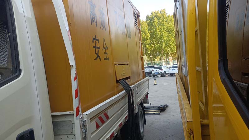 扎鲁特如何判断柴油发电机组和UPS电源的切换时间是否符合要求？
